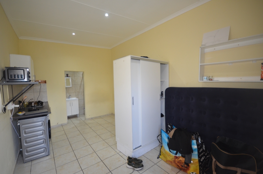 To Let 1 Bedroom Property for Rent in Beacon Bay Eastern Cape